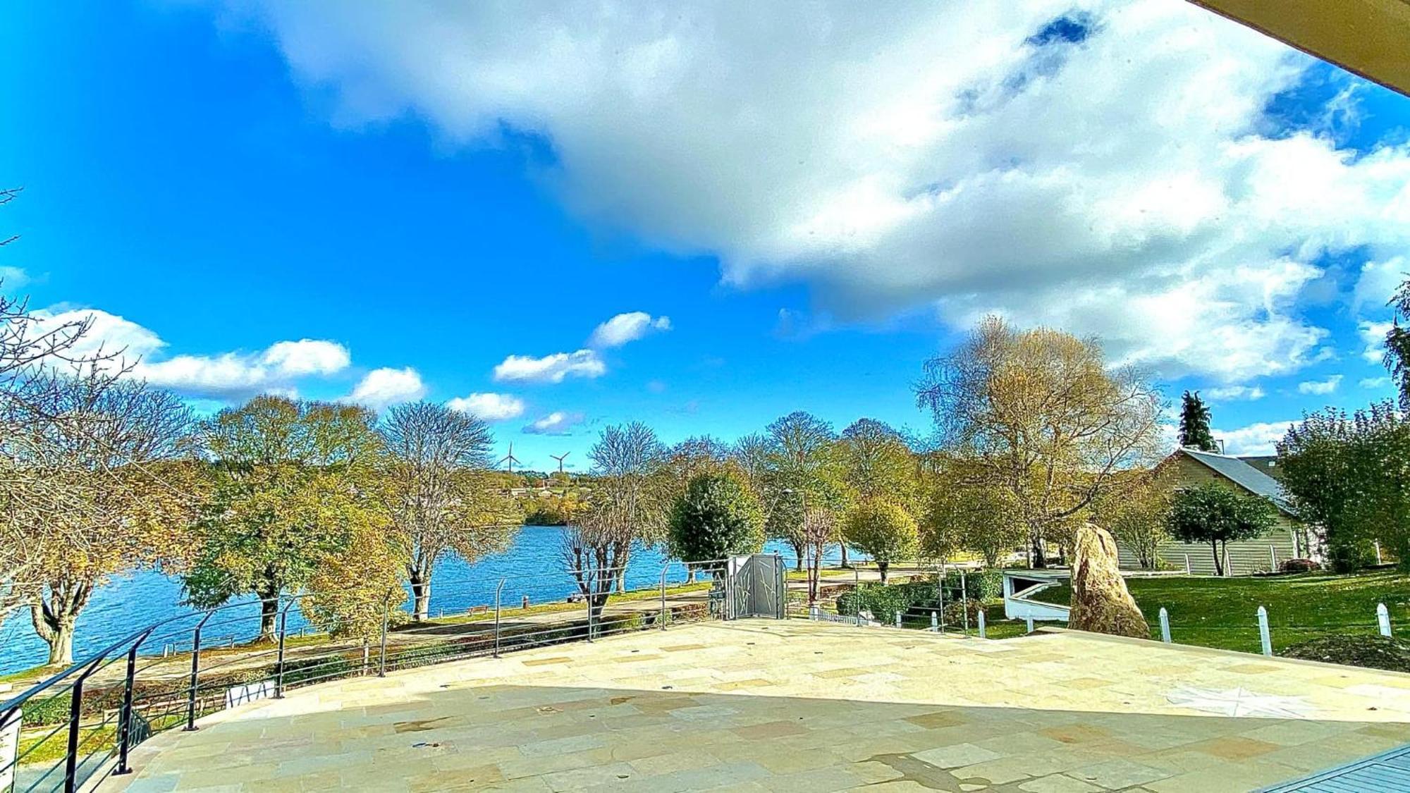 Villa Le Menhir 4 Ch Au Bord Du Lac Et Terrasse Villefranche-de-Panat Eksteriør billede